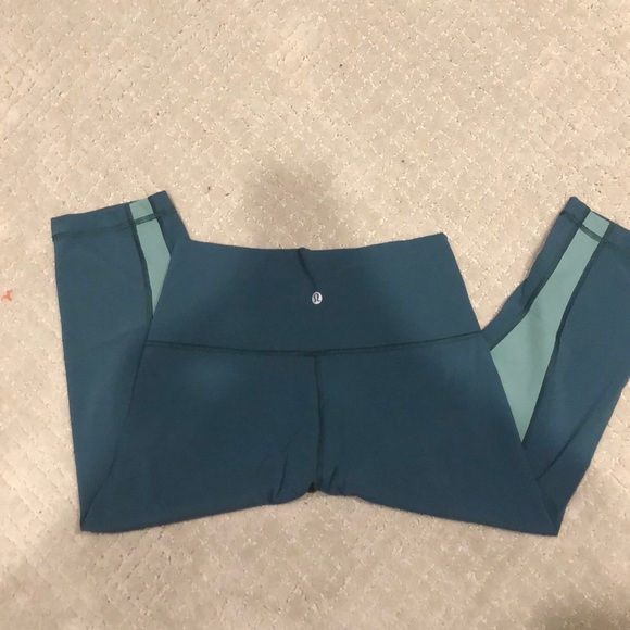 Lululemon - Picture 3 of 4